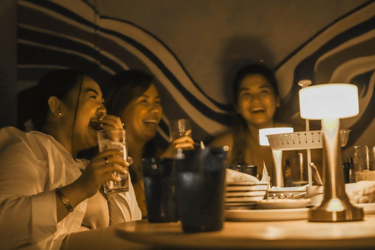 Abraham Manila - Located In Central Makati (Adults Only) Makati City Esterno foto