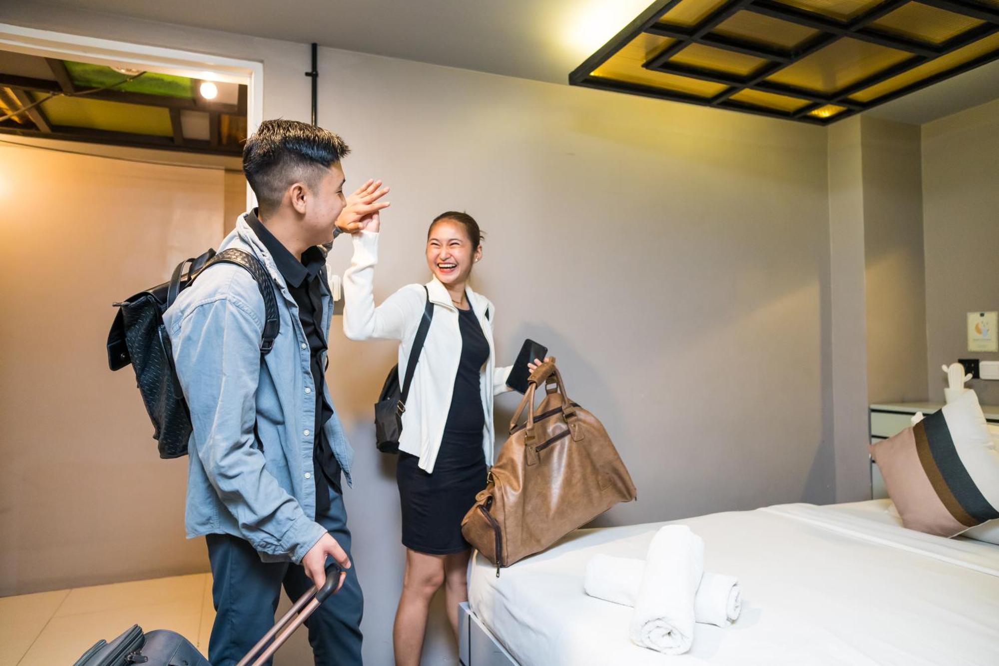 Abraham Manila - Located In Central Makati (Adults Only) Makati City Esterno foto