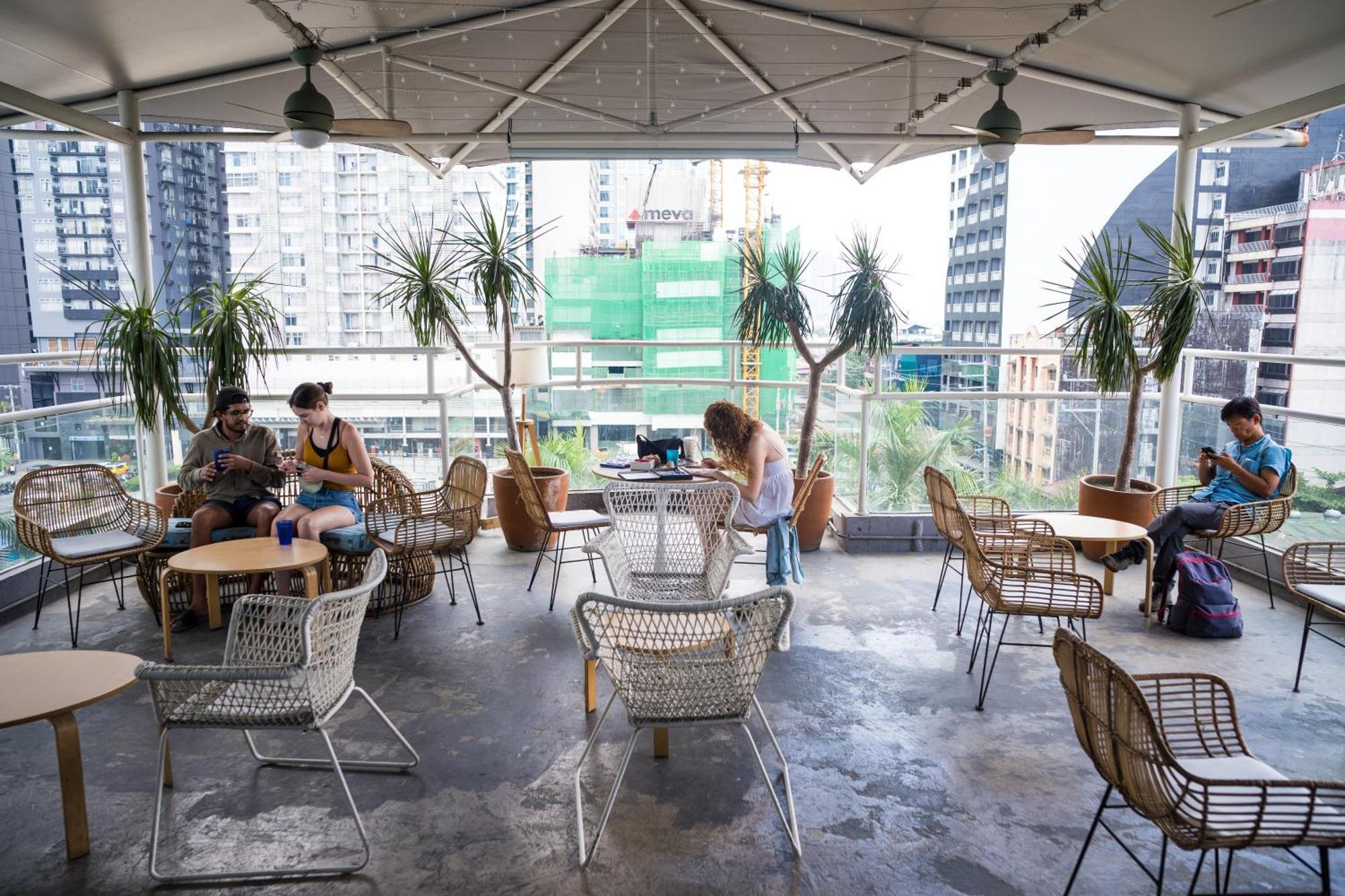 Abraham Manila - Located In Central Makati (Adults Only) Makati City Esterno foto
