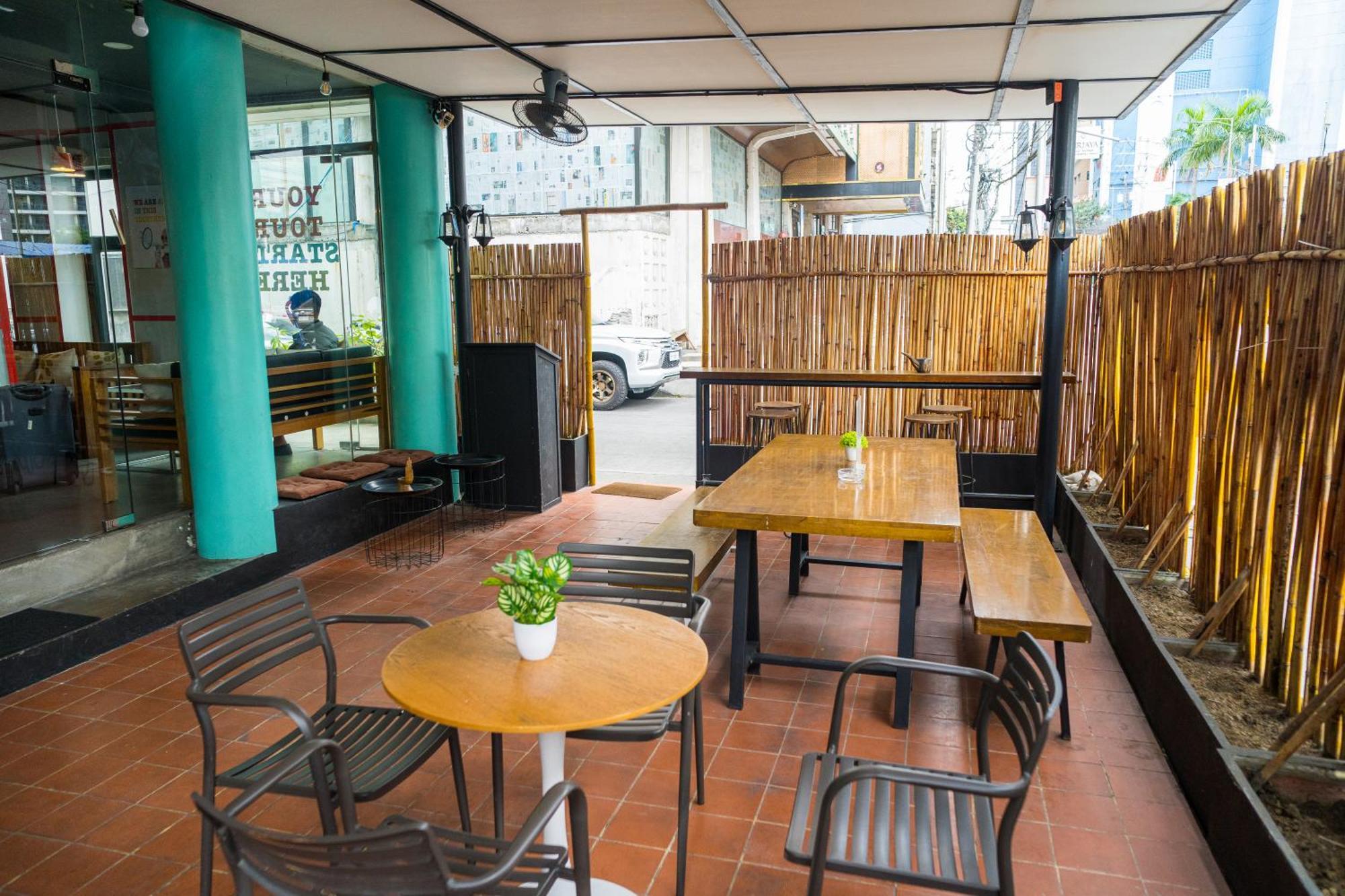 Abraham Manila - Located In Central Makati (Adults Only) Makati City Esterno foto